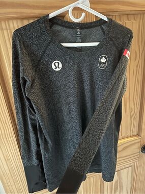 Women’s lululemon swiftly tech Canada Olympics